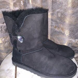 UGG Women's Bailey Button Bling boots Size 8
